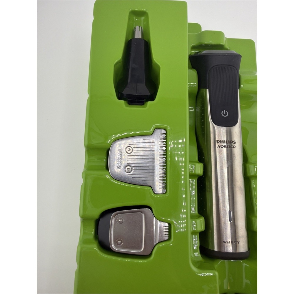 Philips Norelco Multigroom 7000, All-in-one Beard Trimmer for Men - Picture 6 of 9